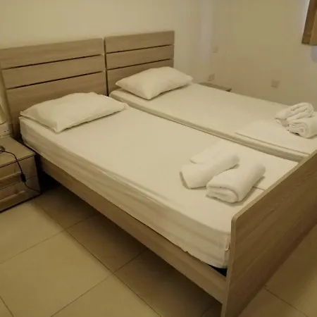 Triq Mercieqa 3 * Слима